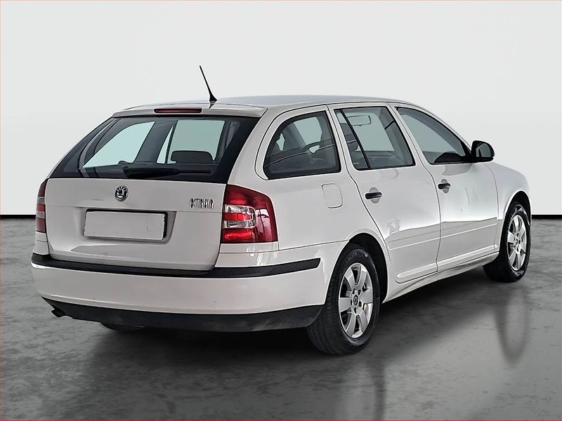 Škoda Octavia (2012) 1.6, ČR,1.maj - fotka 5 z 15