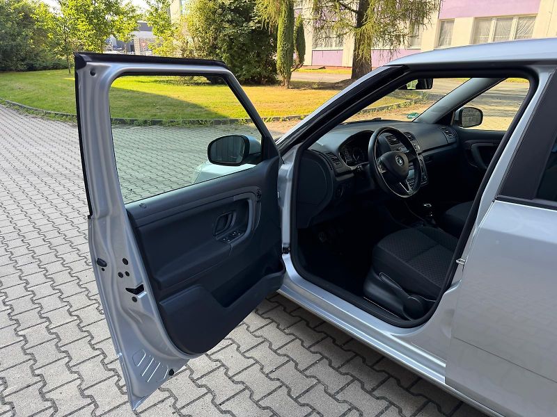 Škoda Fabia 1,2 TSi Best of /1.maj./servis - fotka 9 z 26