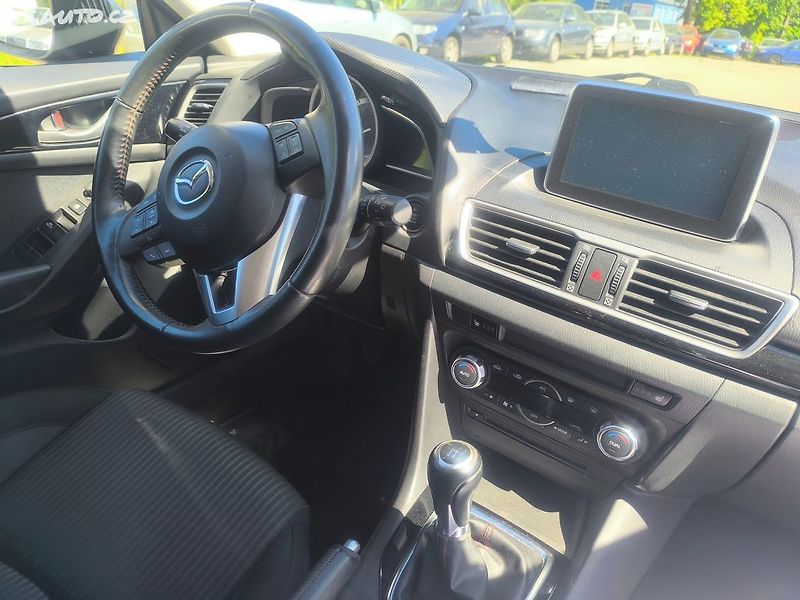 Mazda 3 20i,KRÁSNÁ,100KM,SERVISKA,1MAJ - fotka 10 z 27