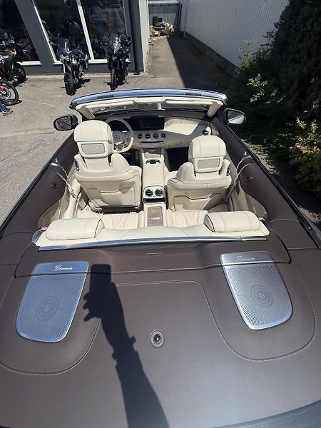 Mercedes-Benz Třídy S (2018) S560 cabrio - fotka 14 z 20