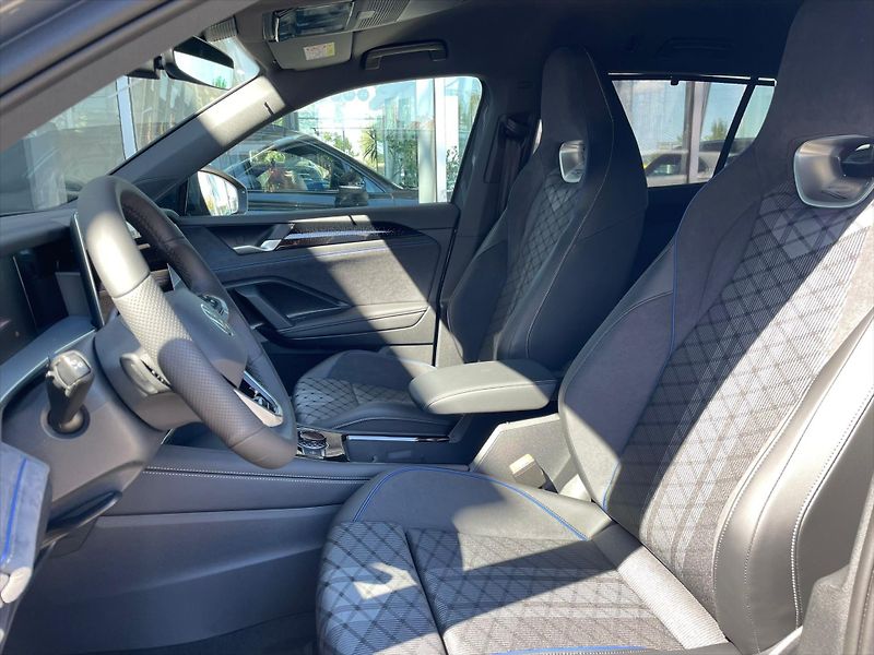 Volkswagen Tayron (2025) 1,5 TSI 150kW eHybrid  R-Line - fotka 12 z 18