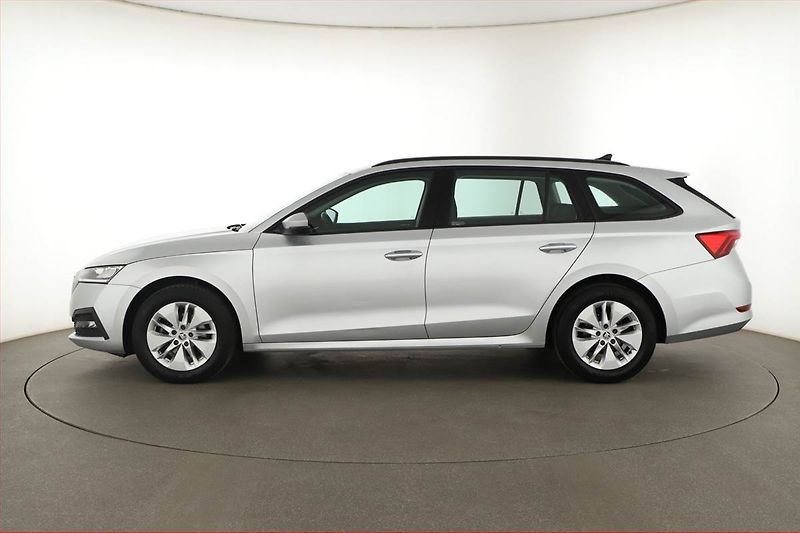 Škoda Octavia (2022) Ambition 2.0 TDI, ČR,1.maj - fotka 3 z 22