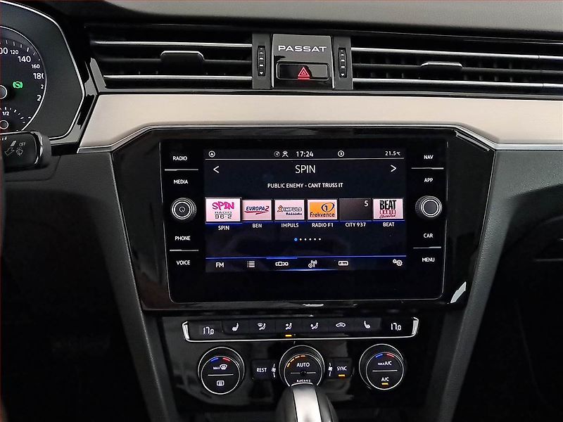 Volkswagen Passat (2019) 1.5 TSI, Automat, Kůže, Navi - fotka 12 z 19