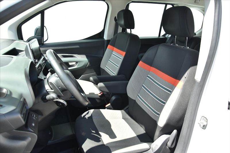 Citroën Berlingo 1.2i 96kW XTR  A/T 1. MAJITEL - fotka 10 z 31