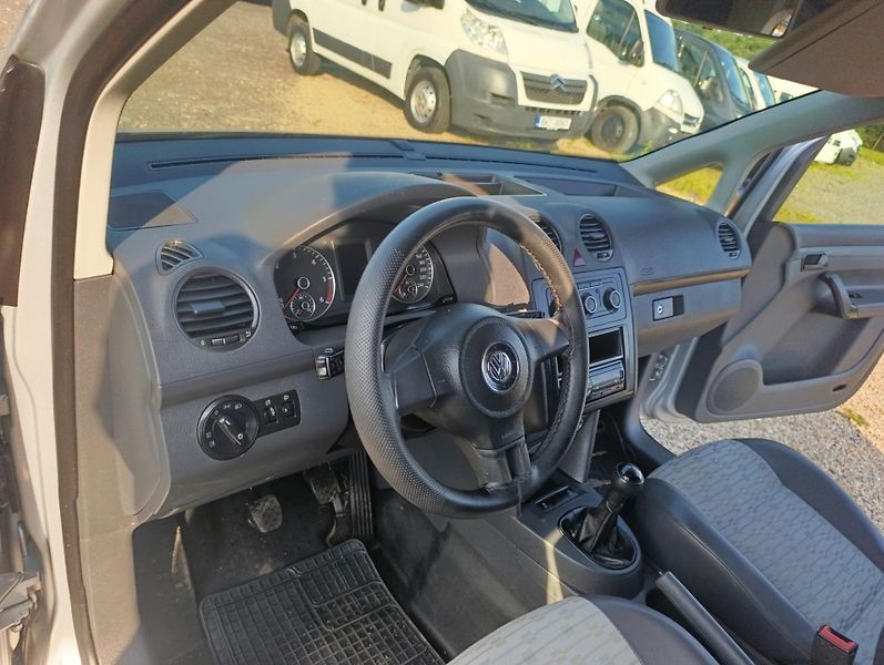 Volkswagen Caddy (2011) 1.6 TDi klima tažné 75kw - fotka 13 z 21