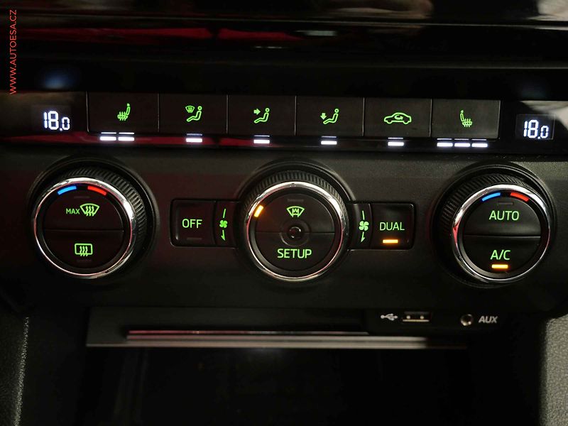 Škoda Octavia (2015) 2.0TDi, DSG, AC - fotka 19 z 22