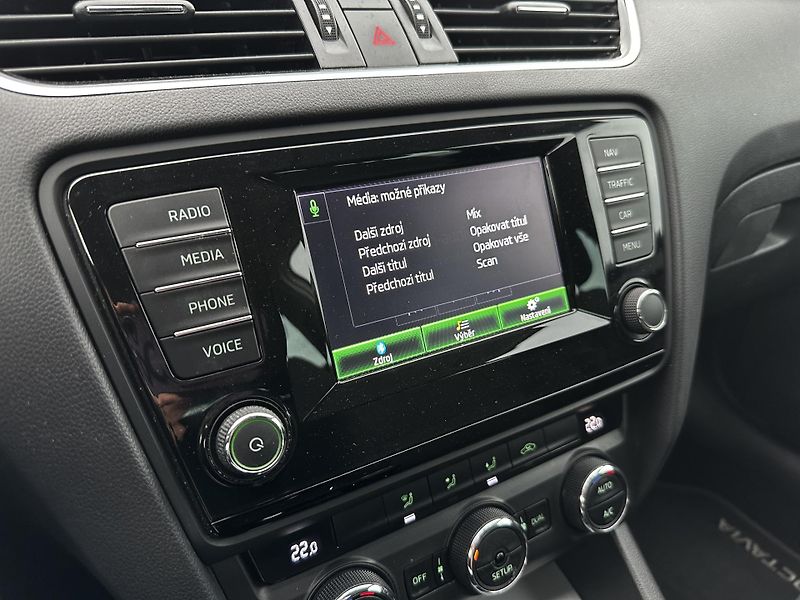 Škoda Octavia Combi 1.6 TDI Ambition - fotka 11 z 31