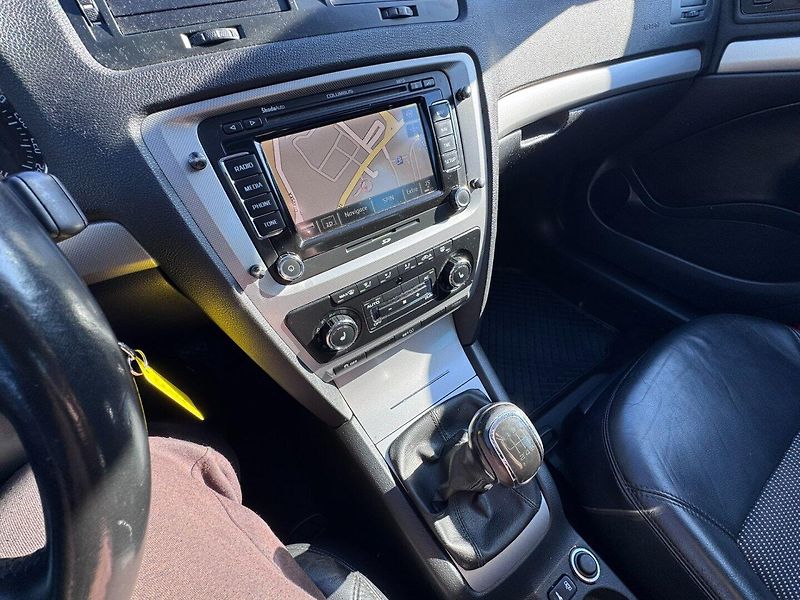 Škoda Octavia (2011) 1,8 TSI 118KW NOVÉ ROZVODY STK - fotka 29 z 50