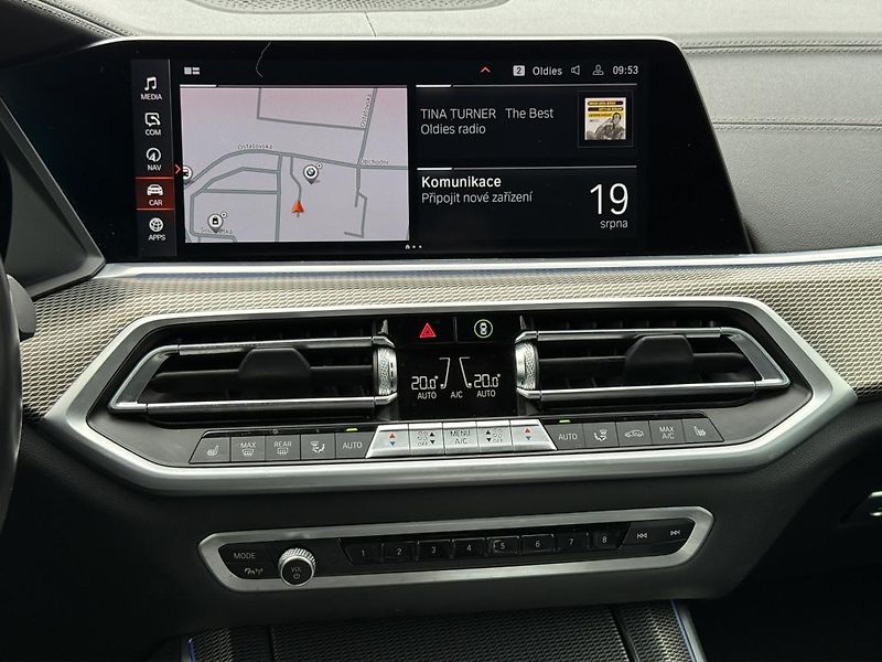 BMW X5 xDrive30d - fotka 11 z 22