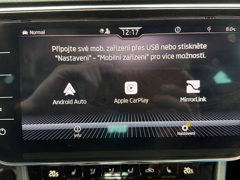 Škoda Superb (2021) kombi 2.0 TDI 7DSG Laurin&Klem - fotka 35 z 35