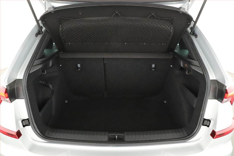 Škoda Kamiq (2025) 1.5 TSI, MONTE CARLO, AUTOMAT - fotka 19 z 20