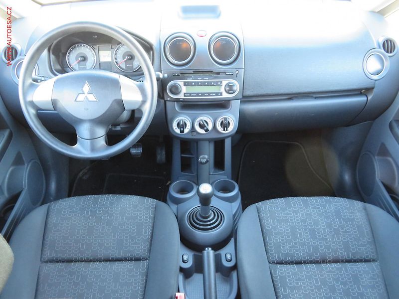 Mitsubishi Colt (2012) 1.3i, STK7/27 - fotka 8 z 18