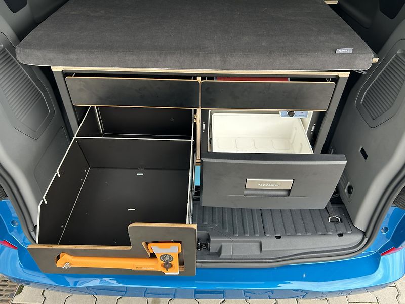Ford Tourneo Custom Titanium X L2 SPACÍ VESTAVBA - fotka 12 z 42