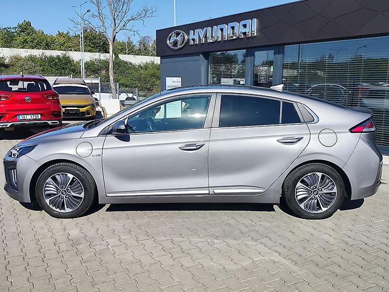 Hyundai Ioniq 1.6 GDI/104kW MY20 Style PHEV - fotka 8 z 37