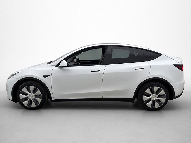Tesla Model Y Long Range AWD - fotka 4 z 29