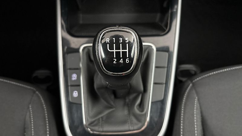 Škoda Fabia 1.0 TSI Style - fotka 22 z 23