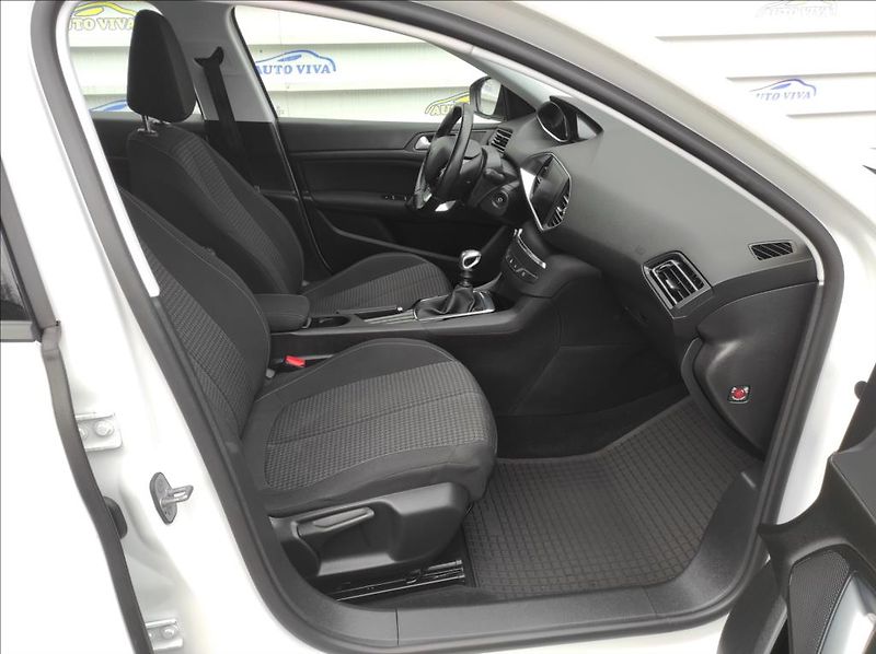 Peugeot 308 1,5 BlueHDi ACTIVE,ČR,Tažné - fotka 11 z 37