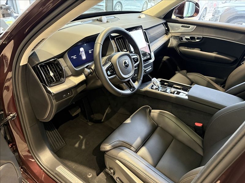 Volvo XC90 (2025) 2,0   T8 ULTRA BRIGHT - fotka 4 z 4