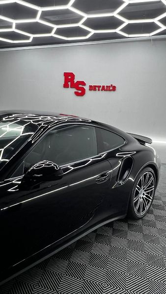 Porsche 911 3.8 TURBO 383 kW - fotka 23 z 24