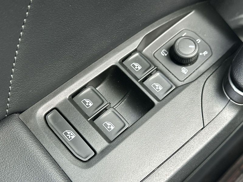 Cupra Formentor (2024) 1.5 TSI DSG - fotka 18 z 32