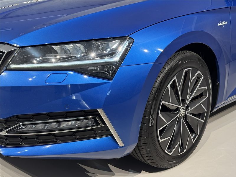 Škoda Superb 1,4 TSi  DSG iV L&K LED Assist - fotka 7 z 50