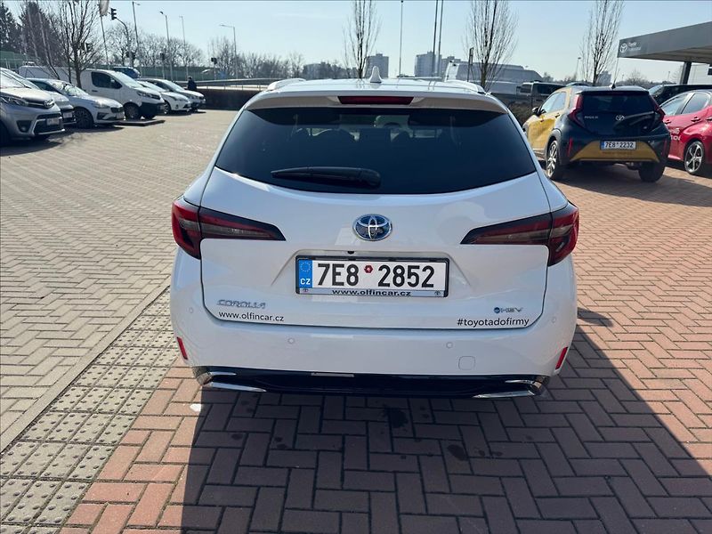Toyota Corolla 1,8 1.8l HEV Style - fotka 6 z 12