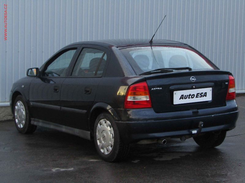 Opel Astra (2002) 1.6i, AC - fotka 6 z 14