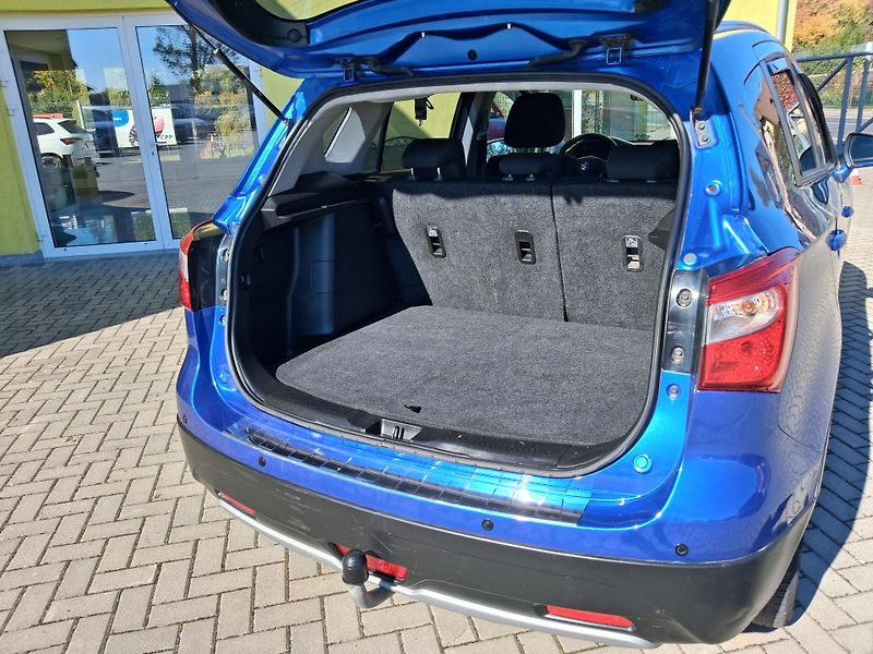 Suzuki SX4 S-Cross (2014) 1,6i 88kw LPG 4x4 NAVI 2x KOLA - fotka 13 z 35