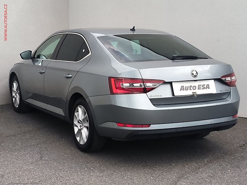 Škoda Superb (2017) 1.4 TSi, Style, bixen, panor - fotka 6 z 23