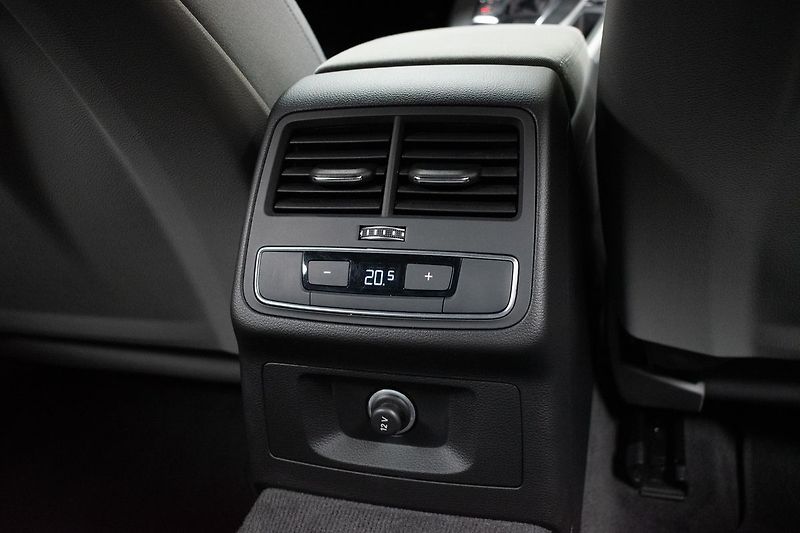 Audi A4 2.0 TDI KAMERA*ACC*VIRTUAL*DPH - fotka 14 z 42