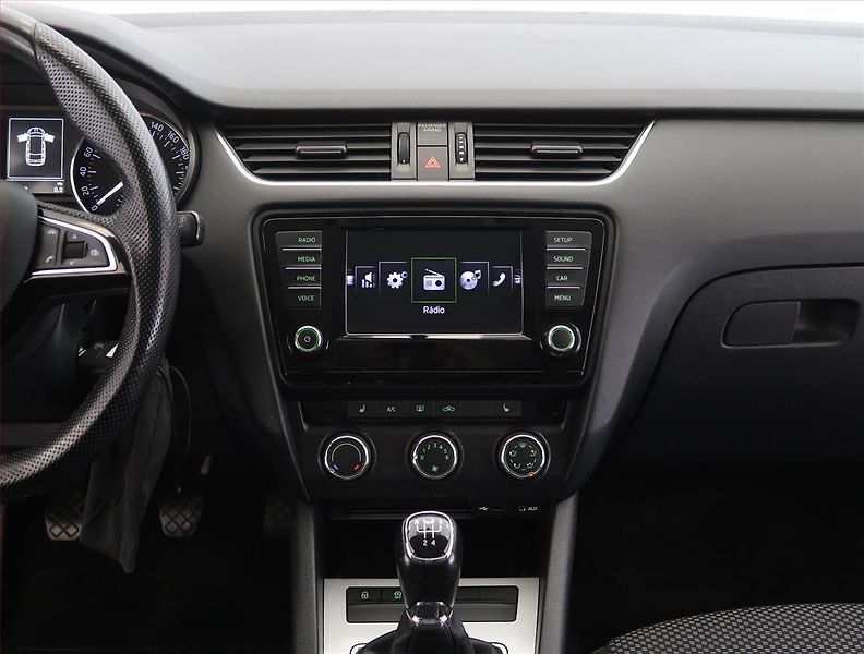 Škoda Octavia (2017) Ambition 1.6 TDI, Tempomat - fotka 12 z 20