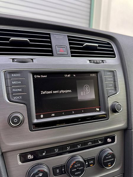 Volkswagen Golf (2015)  VII KOMBI 1.6 TDI DSG WEBASTO - fotka 21 z 28