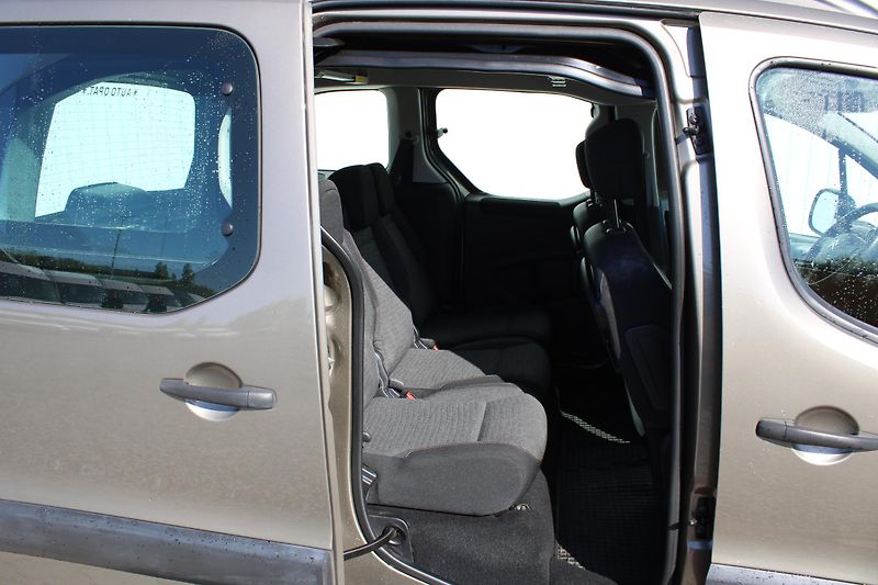 Citroën Berlingo 1,6 HDI Multispace Automat - fotka 10 z 21