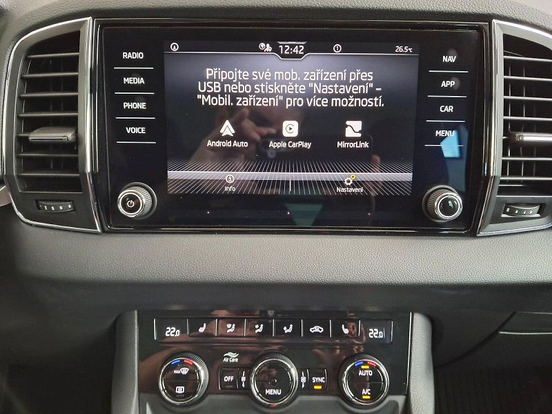 Škoda Karoq (2023) Ambition DSG 1,5TSi 110kW - fotka 25 z 32