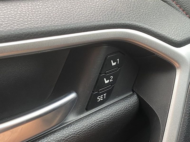 Toyota RAV4 2.5Plug-in, ČR, Selection, 4x4 - fotka 17 z 30
