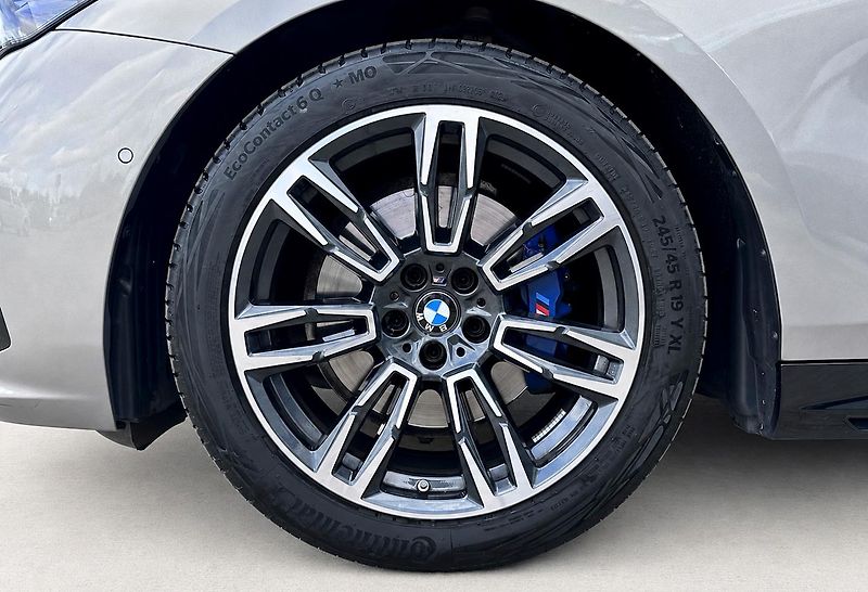 BMW Řada 5 520d xDrive M-Sport PRO - fotka 37 z 37
