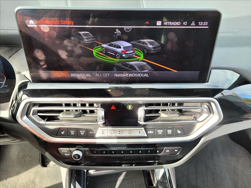 BMW iX3 0,0 80kWH,210kw,M-sport,led,SO - fotka 31 z 50