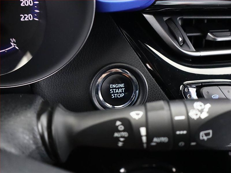 Toyota C-HR (2017) 1.2 Turbo, Automat, Navi - fotka 19 z 20
