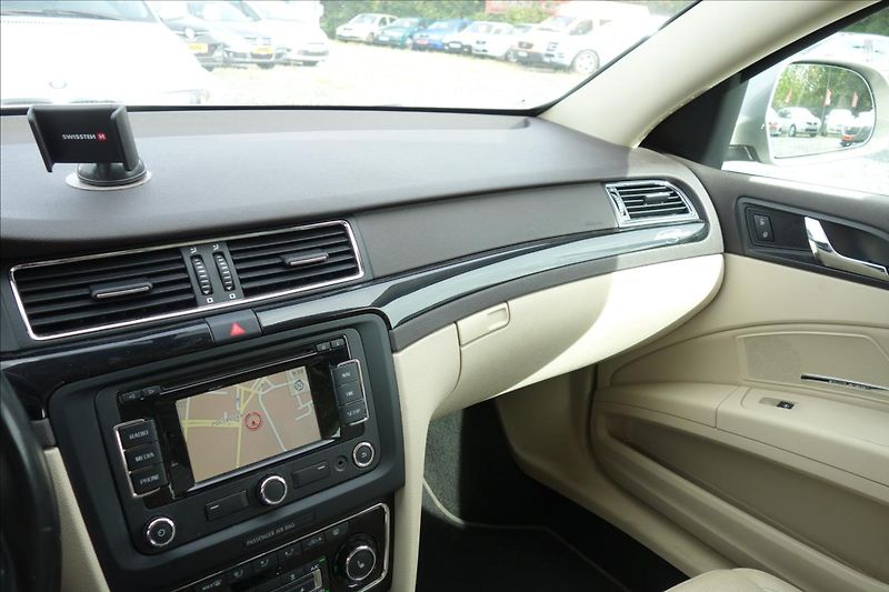 Škoda Superb 2,0 TDi 125KW, ČR, L&K, 4x4. - fotka 37 z 38