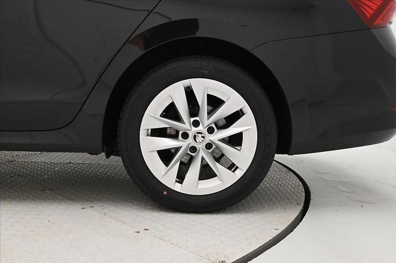 Škoda Octavia 2,0 TDI 110 kW DSG Style Záruk - fotka 32 z 32