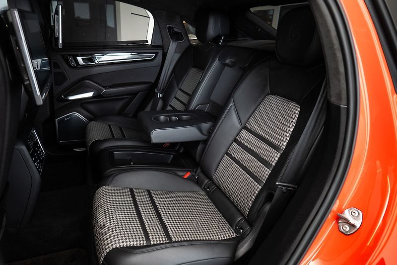 Porsche Cayenne Turbo Coupe Approved/Ceramic/B - fotka 10 z 22