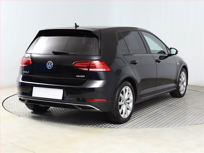 Volkswagen Golf (2020) Highline 1.5 TSI, Serv.kniha - fotka 5 z 16