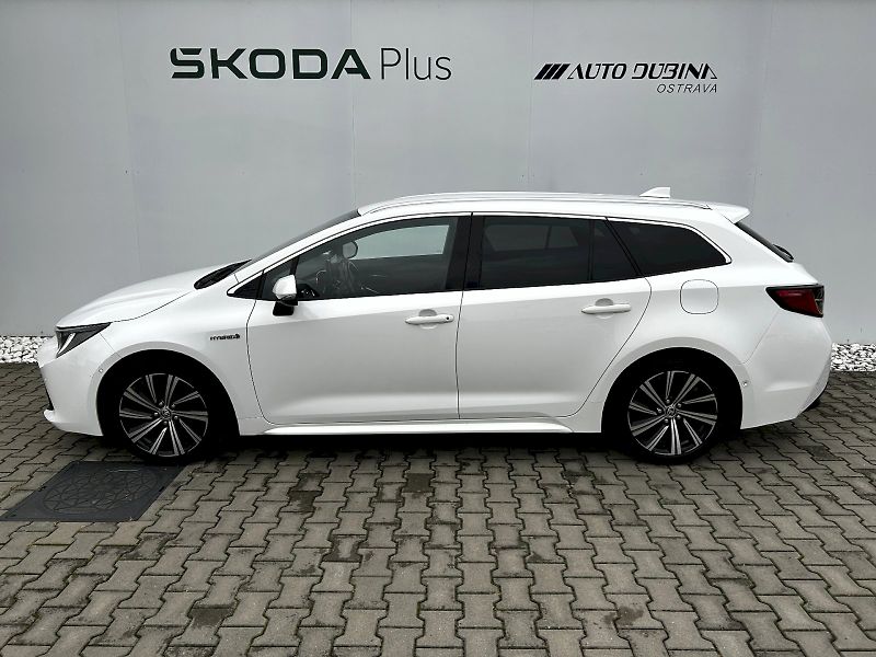 Toyota Corolla (2021) Touring 2.0 Hybrid 112kW e-CVT - fotka 3 z 29
