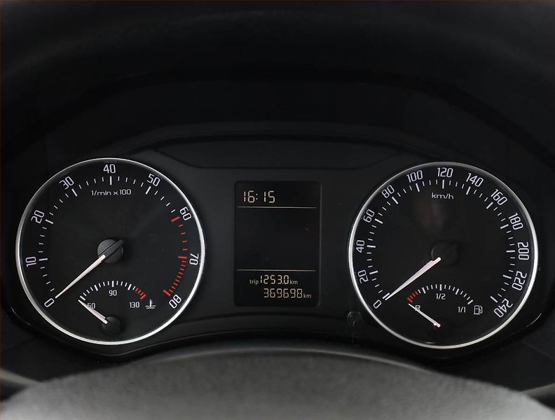 Škoda Octavia (2010) 1.6, po STK, CZ doklady - fotka 8 z 16