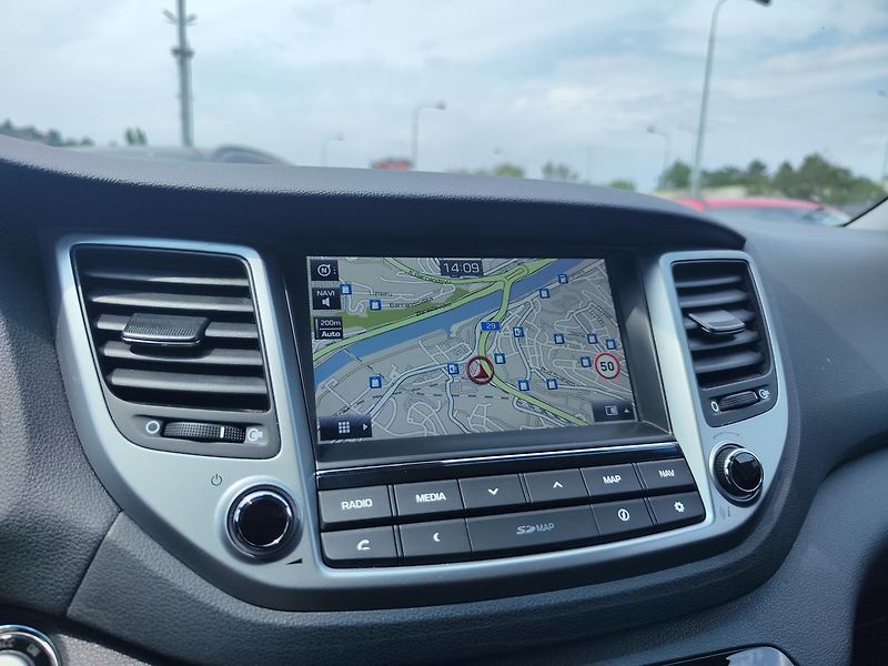 Hyundai Tucson 2.0 CRDI/100kW Style 4x4 - fotka 20 z 36