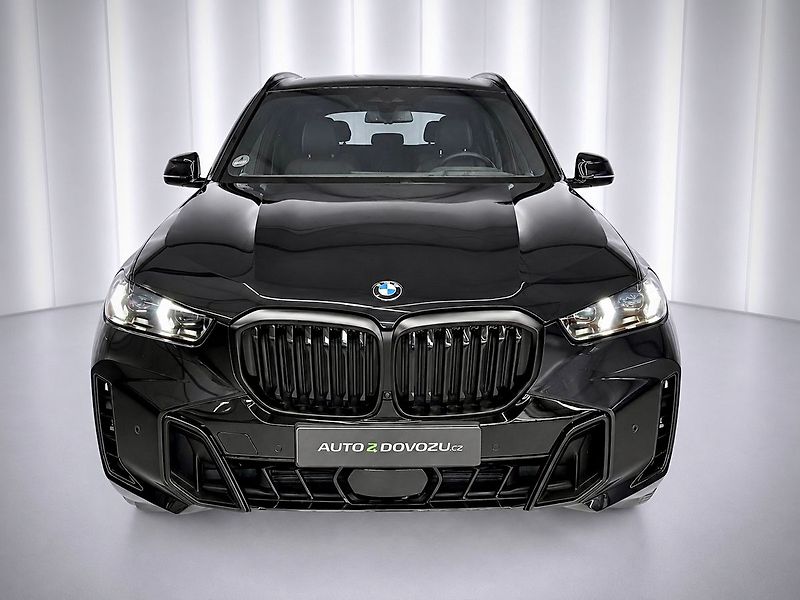 BMW X5 30d xDrive M-SPORT, VZDUCH, PA - fotka 2 z 38