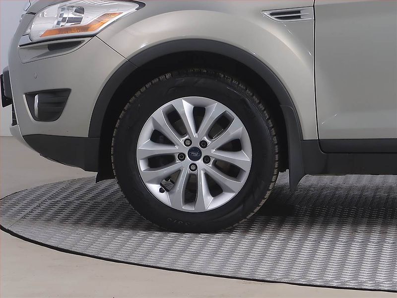 Ford Kuga (2010) 2.0 TDCi, 4X4, Tempomat - fotka 14 z 17