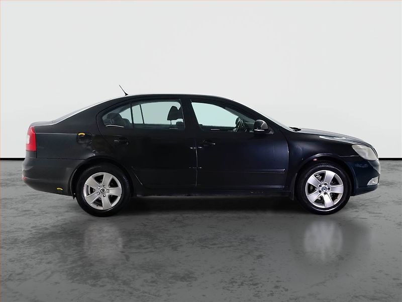 Škoda Octavia (2009) Ambiente 1.6, LPG - fotka 6 z 15