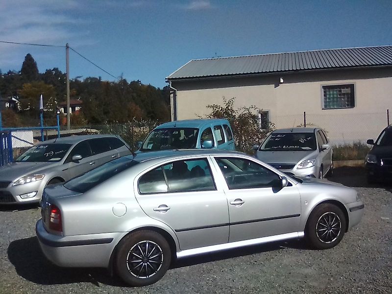 Škoda Octavia (2003) 2.0i , jede dobře - fotka 4 z 28