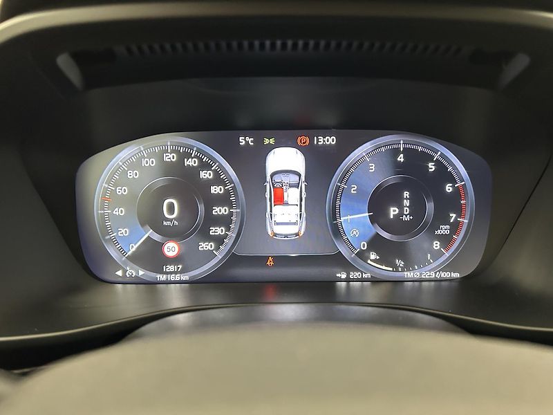 Volvo XC40 1.5 T2 Plus - fotka 23 z 30